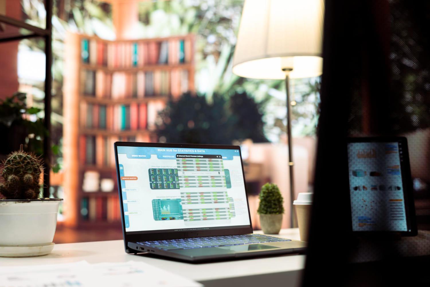 Status Pages, Made Clear: The Sheetwise Briefs Advantage